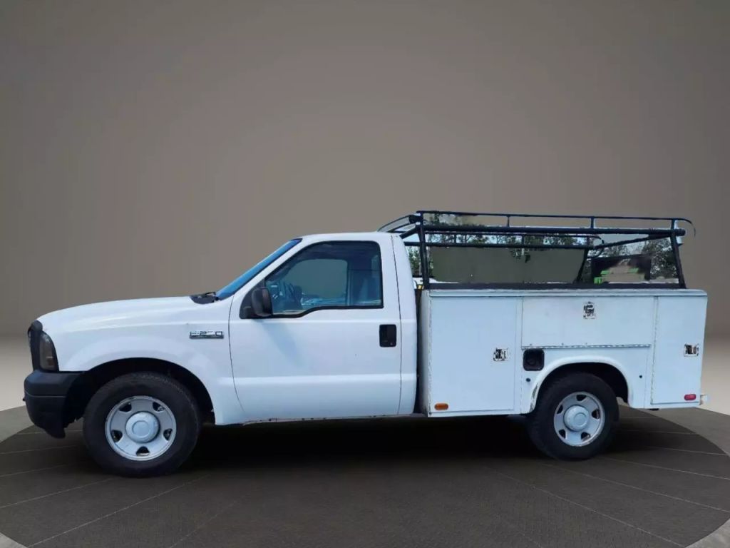 2005 Ford F250 Super Duty Regular Cab - Image 2 2005 Ford F250 Super Duty Regular Cab - Image 2