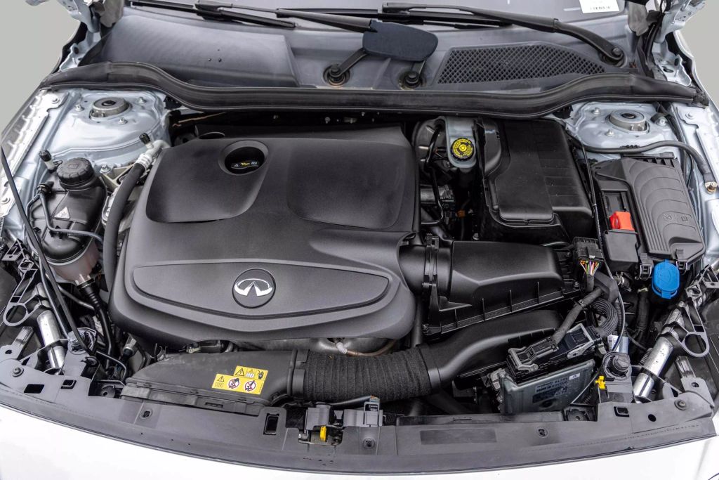 2017 INFINITI QX30 SUV 4-CYL, TURBO, 2.0 LITER PREMIUM SPORT UTILITY 4D