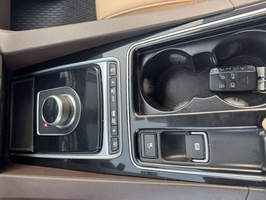 2018 JAGUAR F-PACE SUV 4-CYL, TURBO DSL, 2.0L 20D PRESTIGE SPORT UTILITY 4D