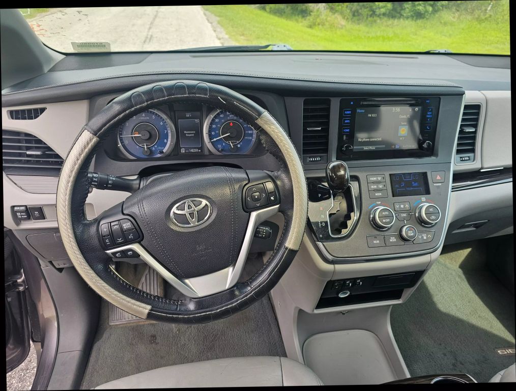 2015 Toyota Sienna - Image 15 2015 Toyota Sienna - Image 15