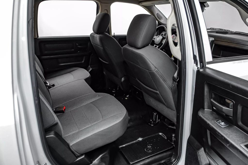 2022 RAM 1500 CLASSIC CREW CAB PICKUP V8, HEMI, 5.7 LITER TRADESMAN PICKUP 4D 6 1/3 FT