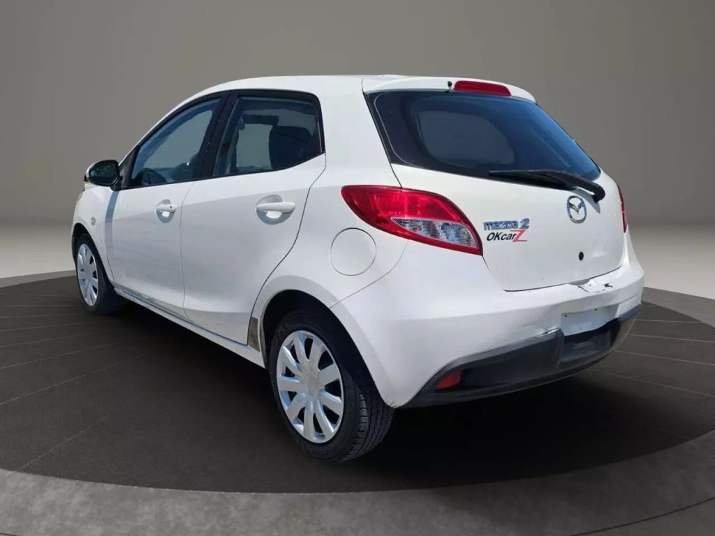 2014 Mazda Mazda2 - Image 3 2014 Mazda Mazda2 - Image 3