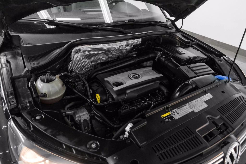 2016 VOLKSWAGEN TIGUAN SUV 4-CYL, TURBO, 2.0 LITER 2.0T S SPORT UTILITY 4D