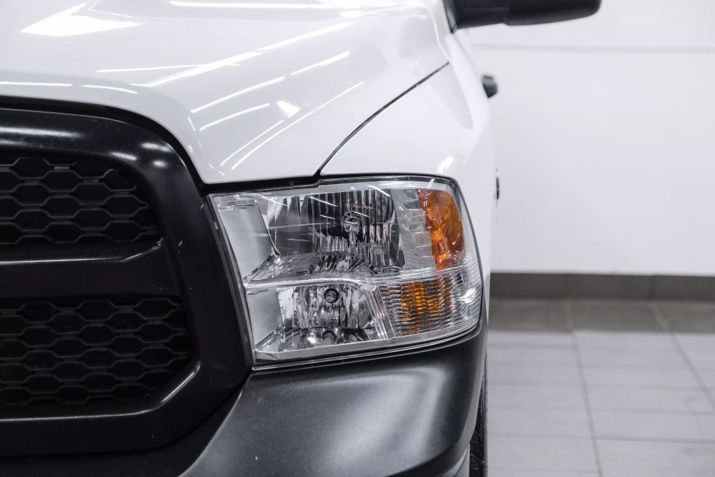 2022 RAM 1500 CLASSIC CREW CAB PICKUP V8, HEMI, 5.7 LITER TRADESMAN PICKUP 4D 6 1/3 FT