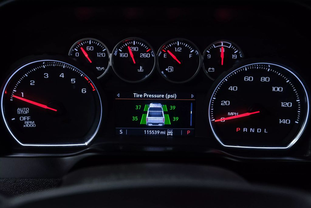2021 CHEVROLET SILVERADO 1500 CREW CAB PICKUP 6-CYL, TURBO DIESEL, 3.0 LITER RST PICKUP 4D 5 3/4 FT