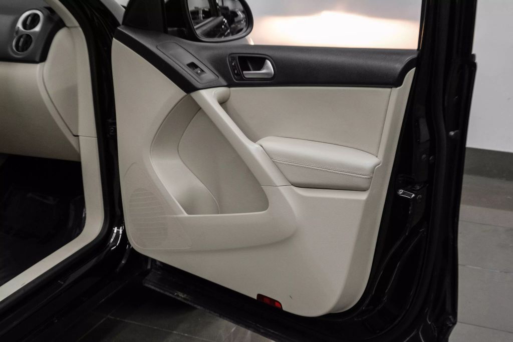 2016 VOLKSWAGEN TIGUAN SUV 4-CYL, TURBO, 2.0 LITER 2.0T S SPORT UTILITY 4D