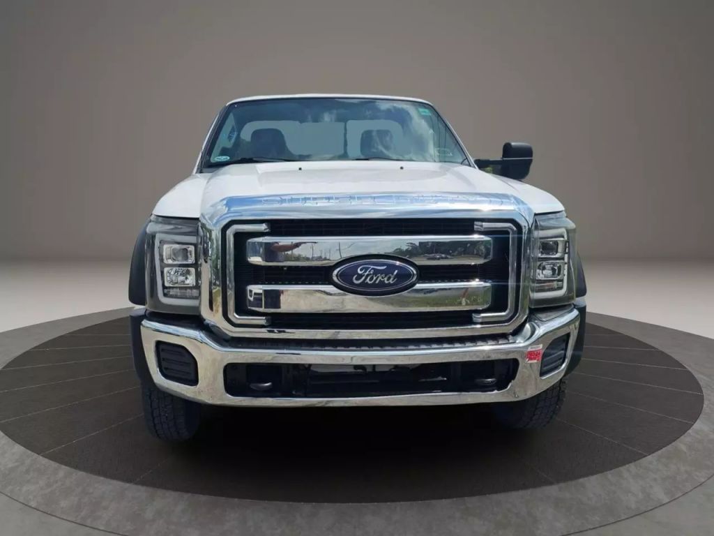 2016 Ford F450 Super Duty Regular Cab & Chassis - Image 3 2016 Ford F450 Super Duty Regular Cab & Chassis - Image 3