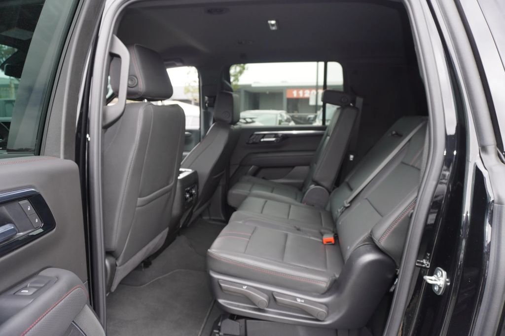 2025 CHEVROLET SUBURBAN SUV V8, ECOTEC3, DFM, 5.3 LITER RST SPORT UTILITY 4D