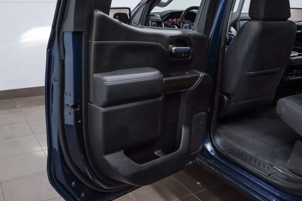 2021 CHEVROLET SILVERADO 1500 CREW CAB PICKUP 6-CYL, TURBO DIESEL, 3.0 LITER RST PICKUP 4D 5 3/4 FT