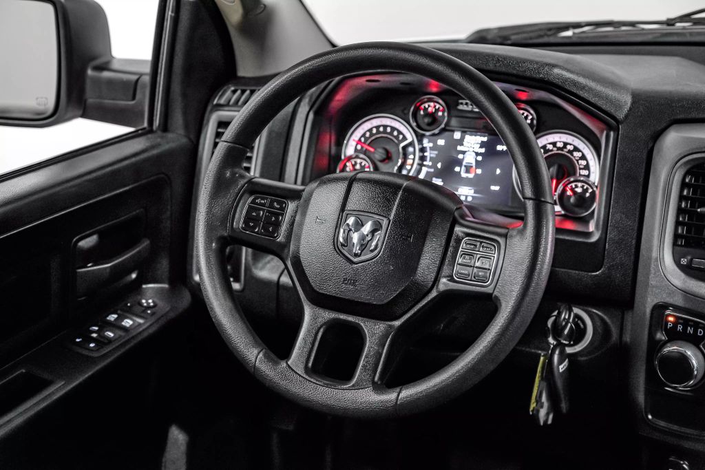 2022 RAM 1500 CLASSIC CREW CAB PICKUP V8, HEMI, 5.7 LITER TRADESMAN PICKUP 4D 6 1/3 FT