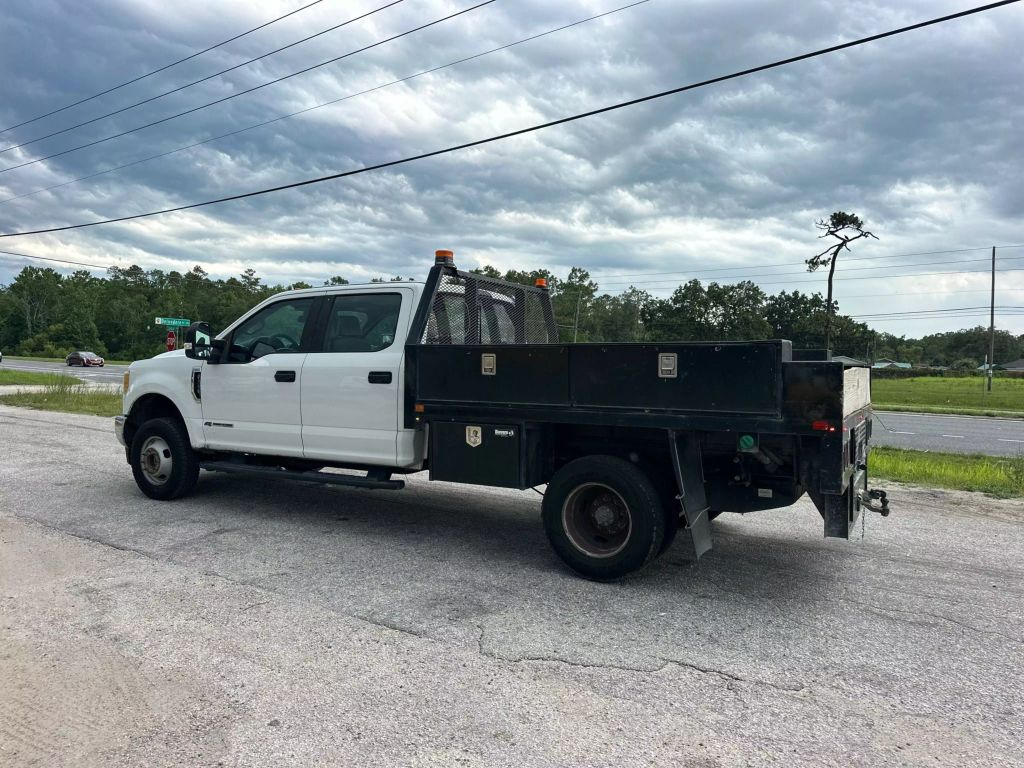 2017 Ford F350 Super Duty Crew Cab & Chassis - Image 5 2017 Ford F350 Super Duty Crew Cab & Chassis - Image 5