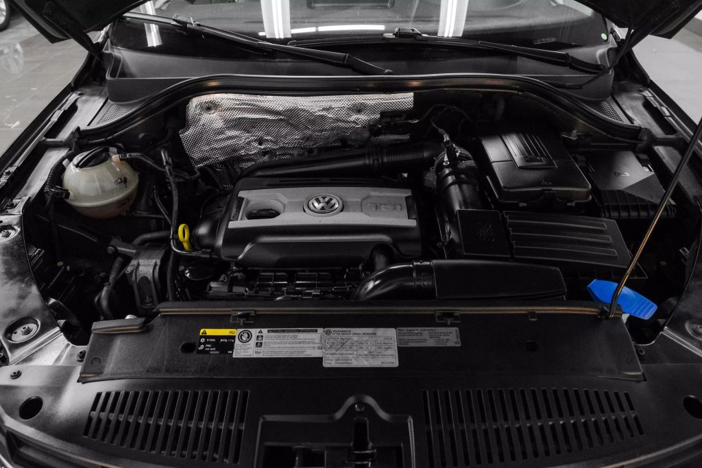 2016 VOLKSWAGEN TIGUAN SUV 4-CYL, TURBO, 2.0 LITER 2.0T S SPORT UTILITY 4D