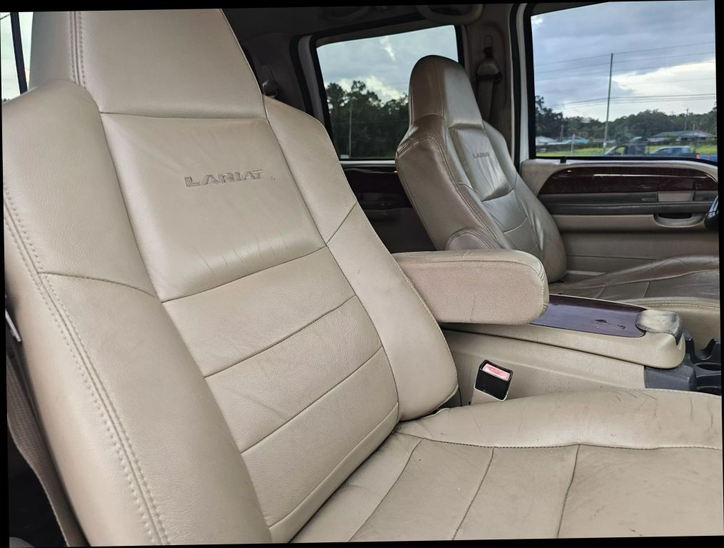 2004 Ford F250 Super Duty Crew Cab - Image 18