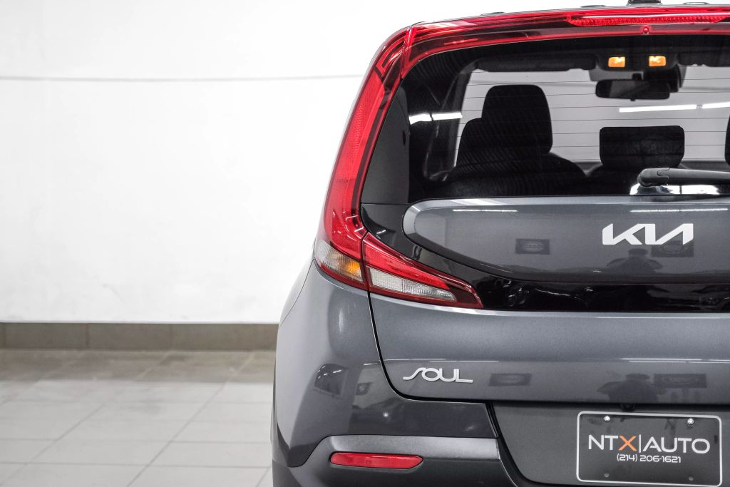 2022 KIA SOUL WAGON 4-CYL, 2.0 LITER LX WAGON 4D