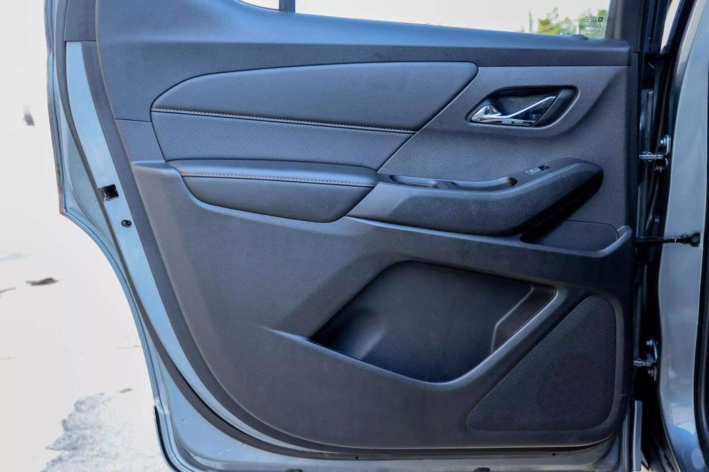 2019 CHEVROLET TRAVERSE SUV V6, 3.6 LITER PREMIER SPORT UTILITY 4D