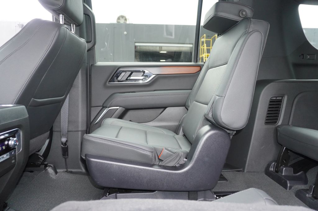2025 GMC YUKON XL SUV V8, ECOTEC3, 6.2 LITER DENALI SPORT UTILITY 4D