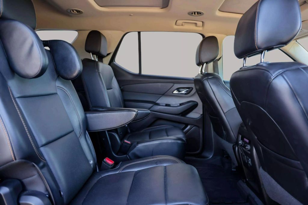 2019 CHEVROLET TRAVERSE SUV V6, 3.6 LITER PREMIER SPORT UTILITY 4D