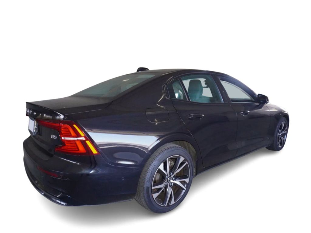 2024 VOLVO S60 SEDAN 4-CYL, TURBO, 2.0 LITER B5 PLUS DARK THEME SEDAN 4D