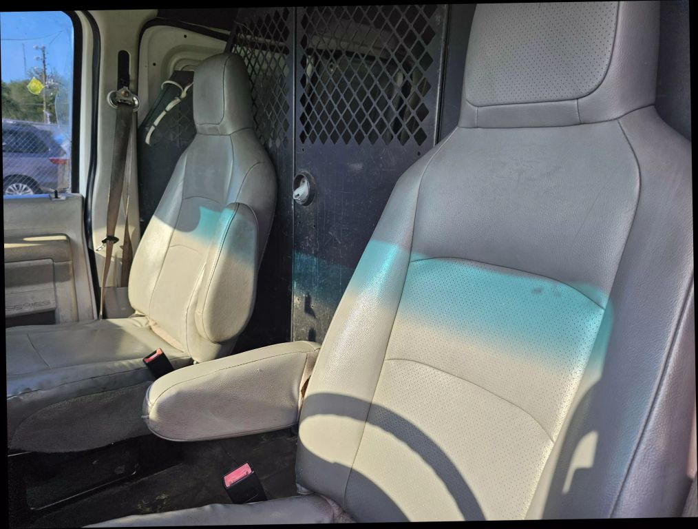 2013 Ford E250 Cargo - Image 11