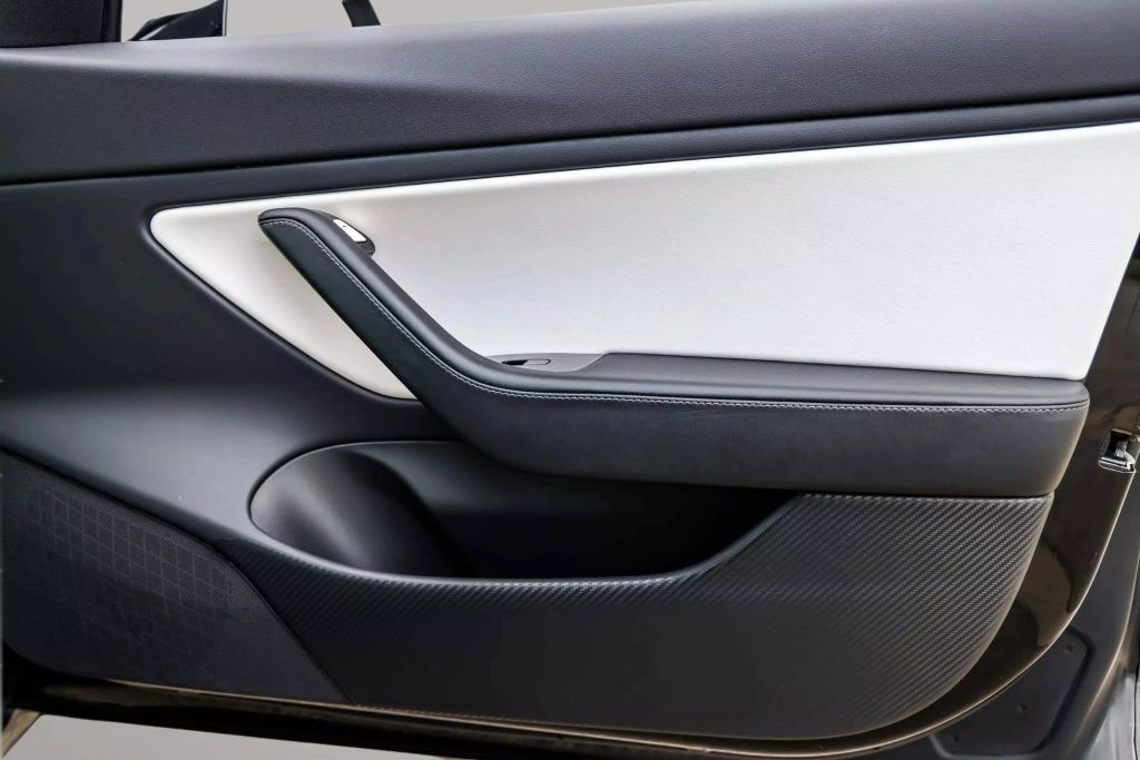 2019 TESLA MODEL 3 SEDAN AC ELECTRIC MOTOR STANDARD RANGE PLUS SEDAN 4D