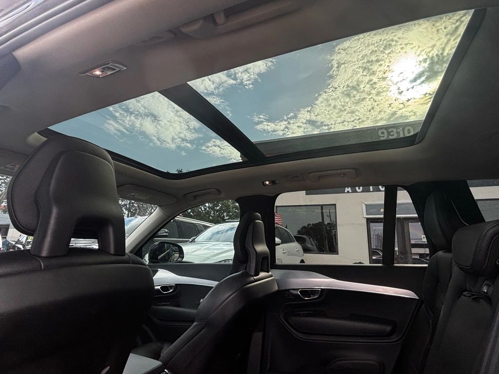 2017 VOLVO XC90 SUV 4-CYL, DRV-E SPRCHGD 2.0T T6 MOMENTUM SPORT UTILITY 4D