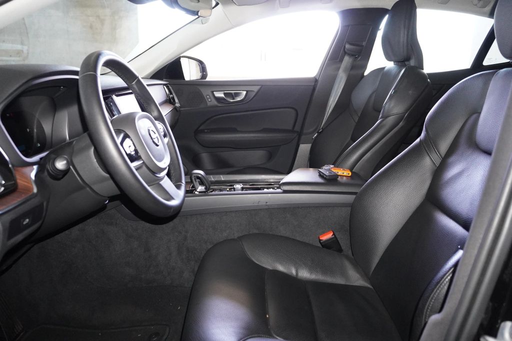 2024 VOLVO S60 SEDAN 4-CYL, TURBO, 2.0 LITER B5 PLUS DARK THEME SEDAN 4D