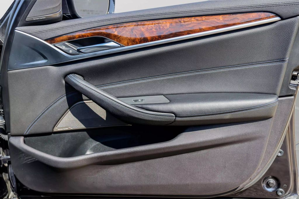 2017 BMW 5 SERIES SEDAN 6-CYL, TURBO, 3.0 LITER 540I SEDAN 4D