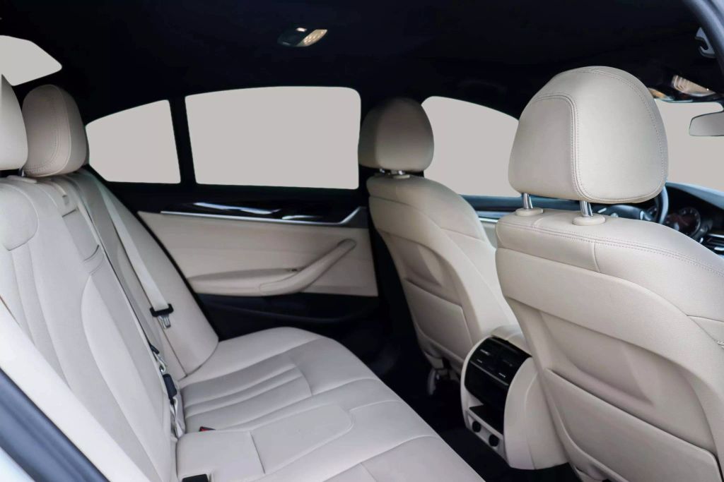 2018 BMW 5 SERIES SEDAN 4-CYL, TWIN TURBO, 2.0 LITER 530I SEDAN 4D