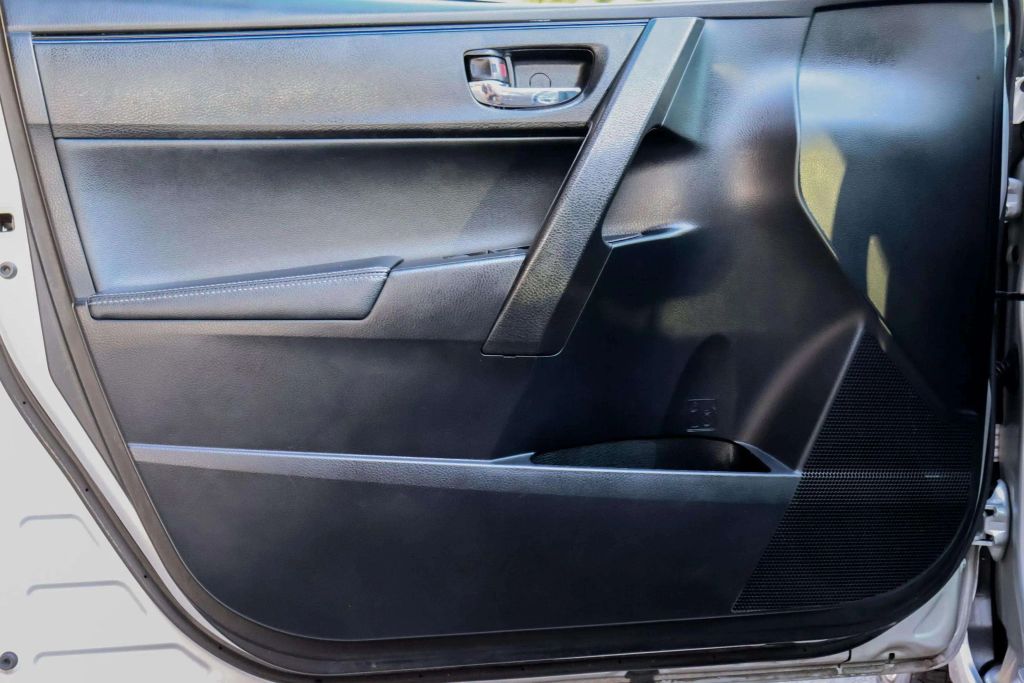 2018 TOYOTA COROLLA SEDAN 4-CYL, 1.8 LITER SE SEDAN 4D