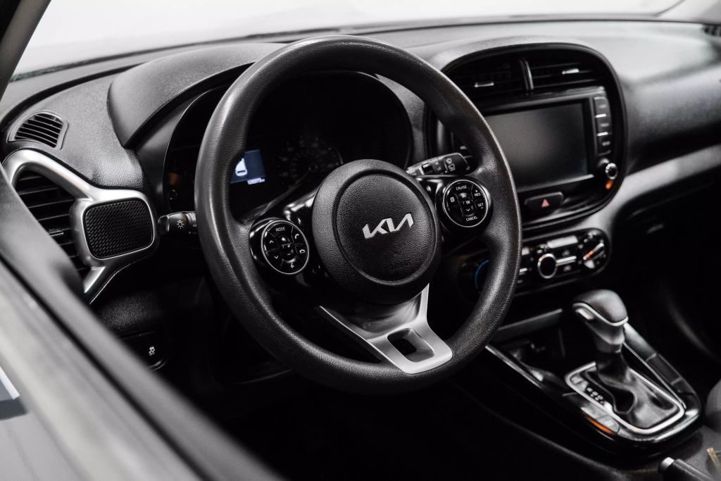 2022 KIA SOUL WAGON 4-CYL, 2.0 LITER LX WAGON 4D