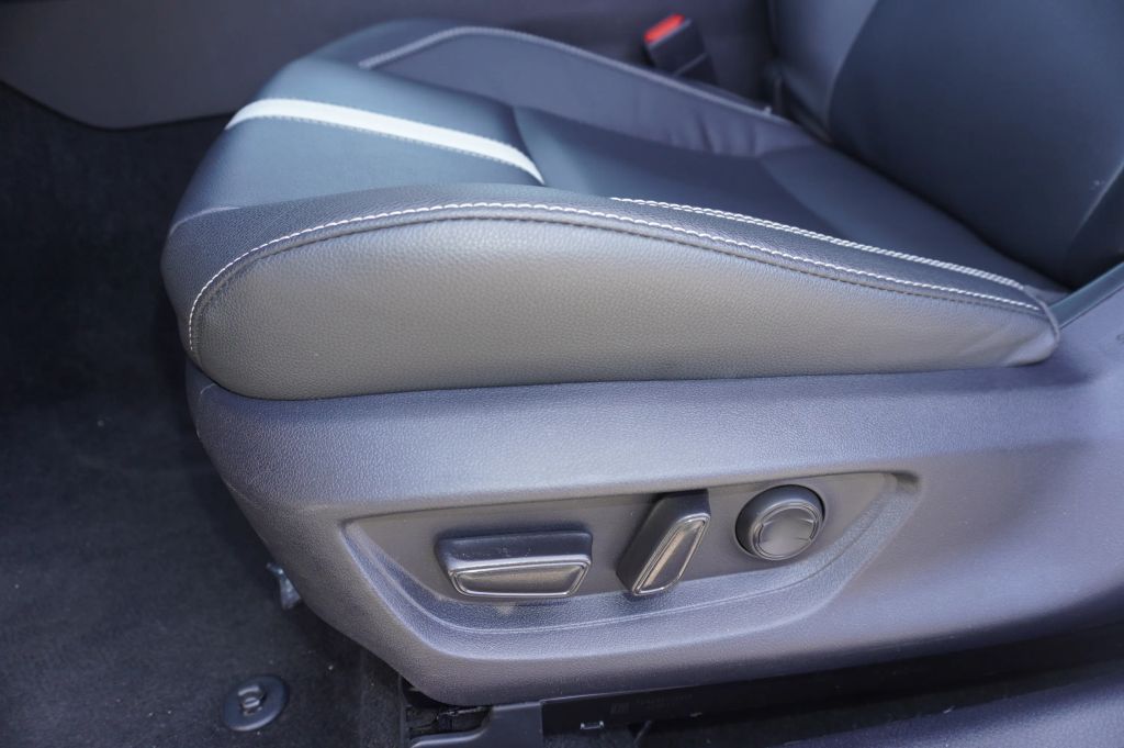 2025 TOYOTA CAMRY SEDAN 4-CYL, HYBRID, 2.5 LITER SE SEDAN 4D