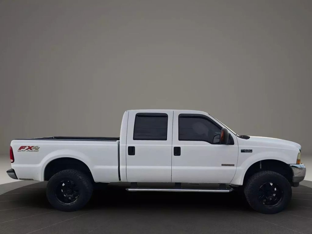 2004 Ford F250 Super Duty Crew Cab - Image 4