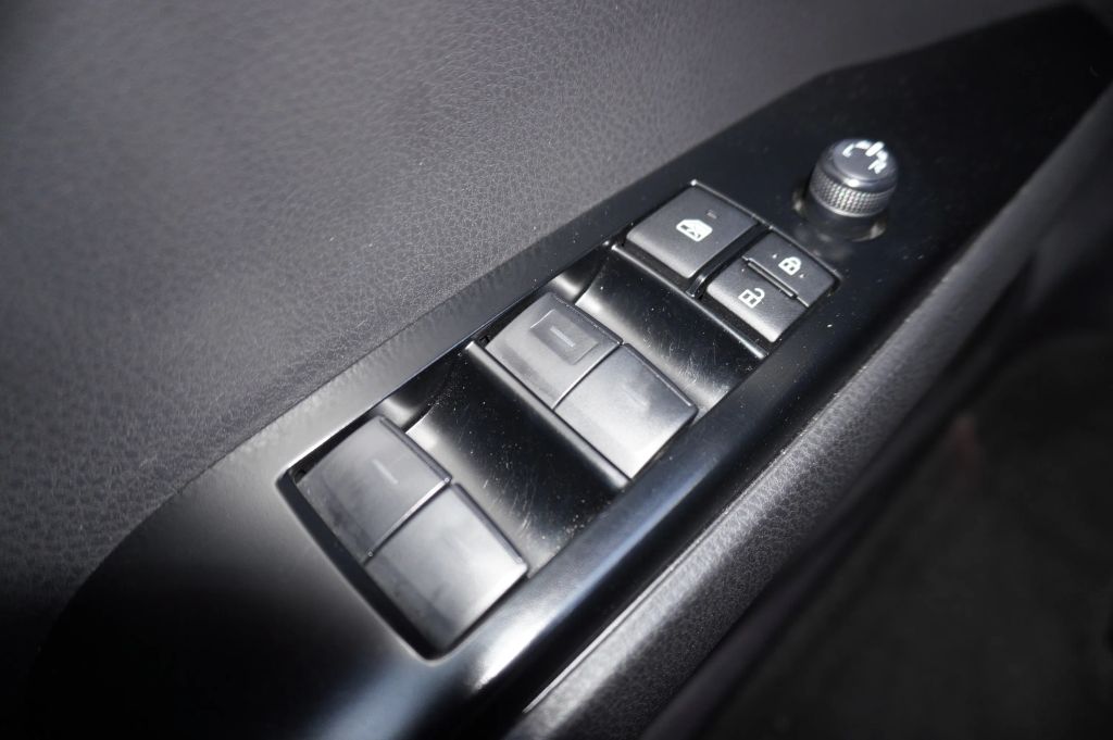2025 TOYOTA CAMRY SEDAN 4-CYL, HYBRID, 2.5 LITER SE SEDAN 4D