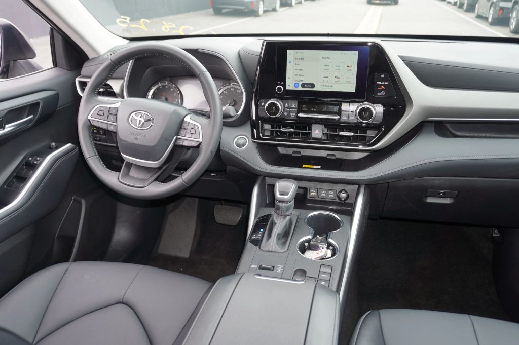 2025 TOYOTA HIGHLANDER SUV 4-CYL, TURBO, 2.4 LITER XLE SPORT UTILITY 4D