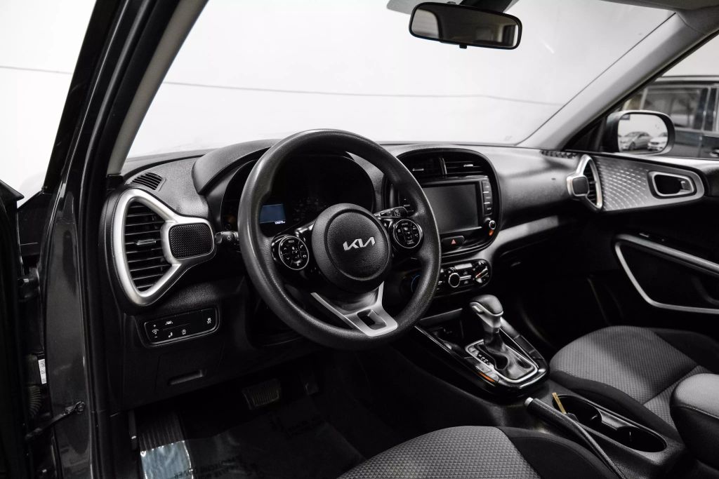2022 KIA SOUL WAGON 4-CYL, 2.0 LITER LX WAGON 4D