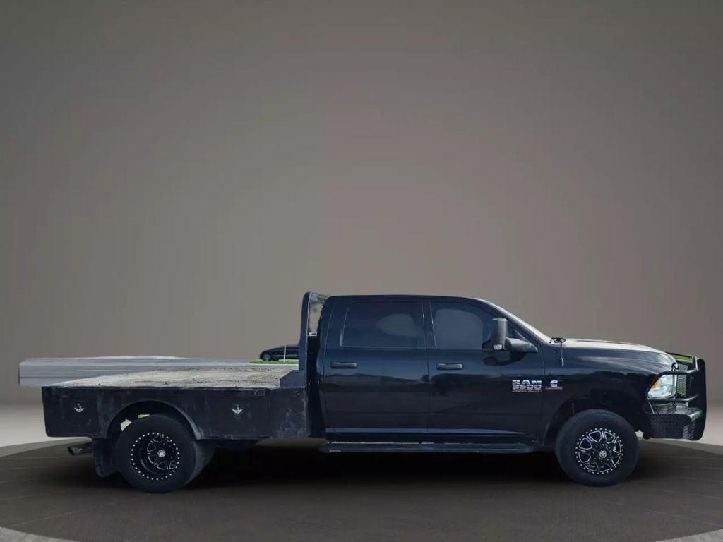 2015 Ram 3500 Crew Cab - Image 4 2015 Ram 3500 Crew Cab - Image 4