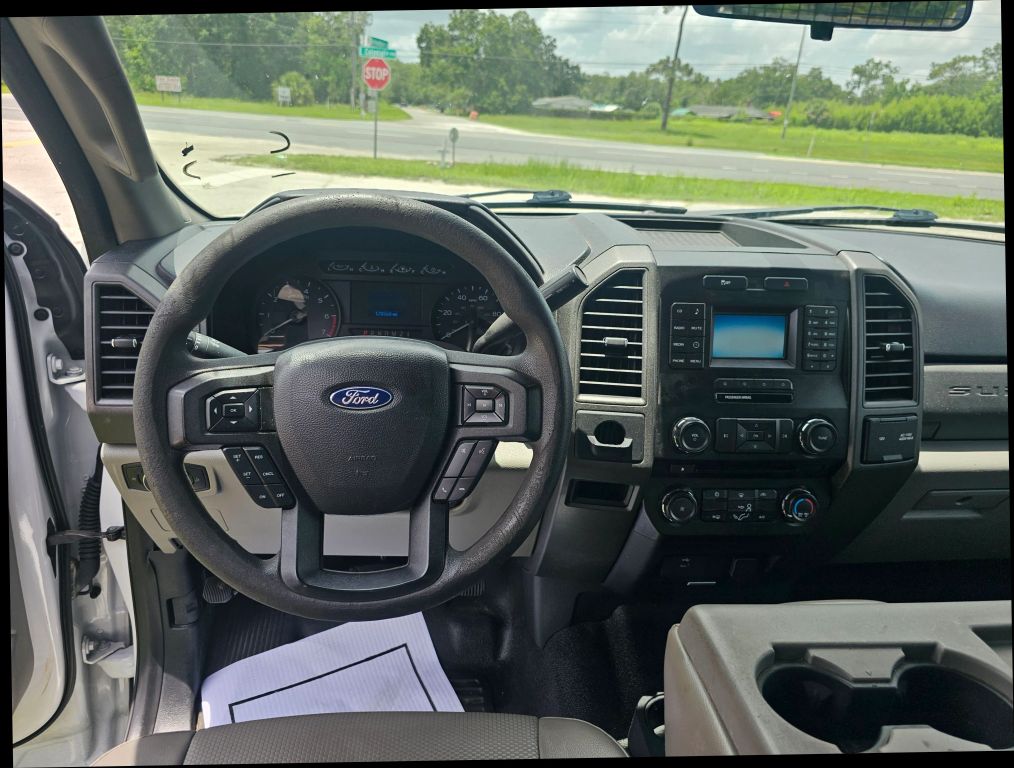 2018 Ford F350 Super Duty Super Cab & Chassis - Image 12 2018 Ford F350 Super Duty Super Cab & Chassis - Image 12