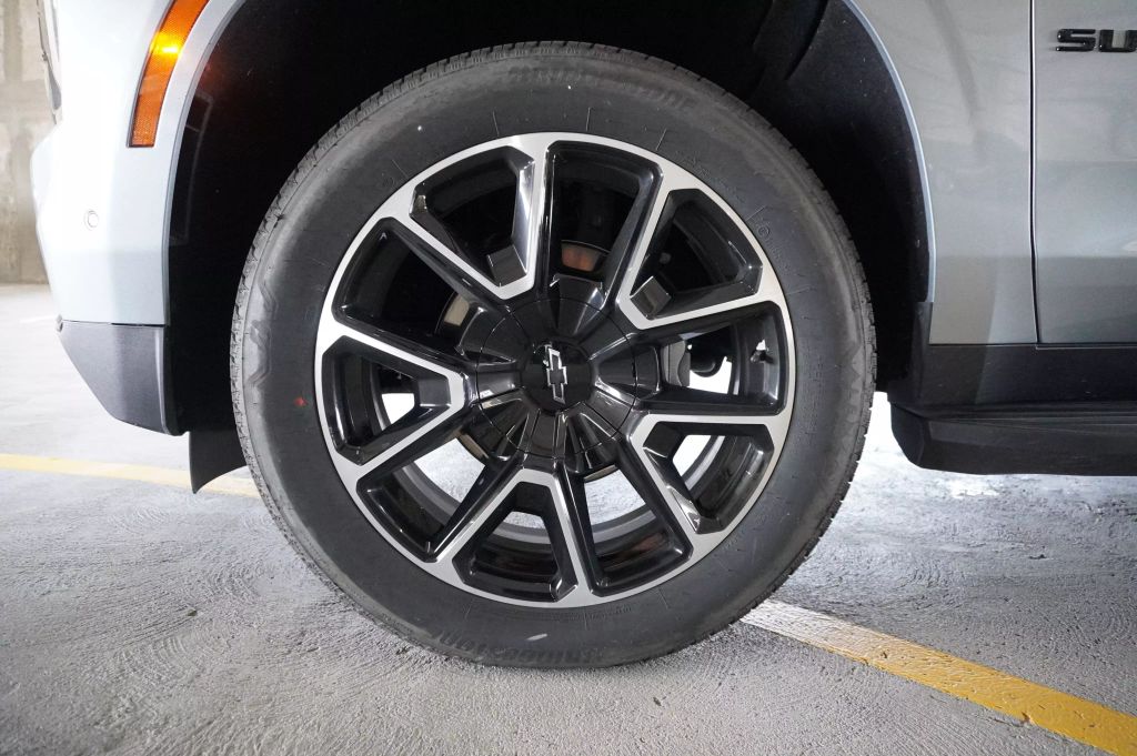 2025 CHEVROLET SUBURBAN SUV V8, ECOTEC3, DFM, 5.3 LITER RST SPORT UTILITY 4D