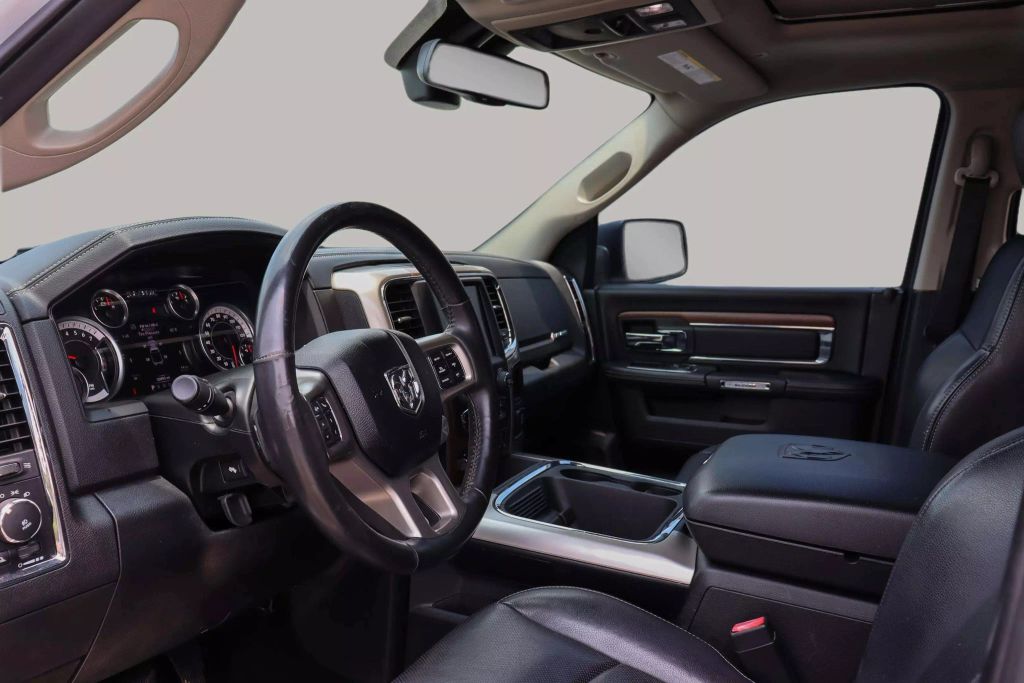 2017 RAM 1500 CREW CAB PICKUP V8, HEMI, 5.7 LITER LARAMIE PICKUP 4D 5 1/2 FT