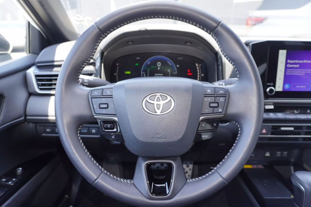2025 TOYOTA CAMRY SEDAN 4-CYL, HYBRID, 2.5 LITER SE SEDAN 4D