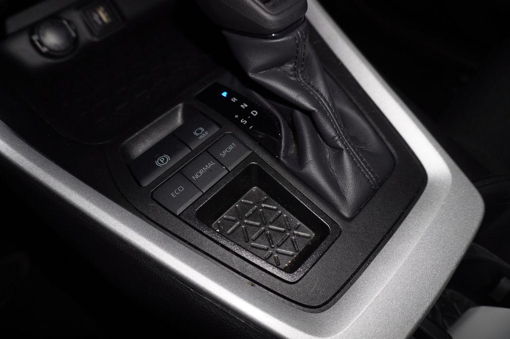 2024 TOYOTA RAV4 SUV 4-CYL, DYNAMIC-FORCE, 2.5 LITER LE SPORT UTILITY 4D