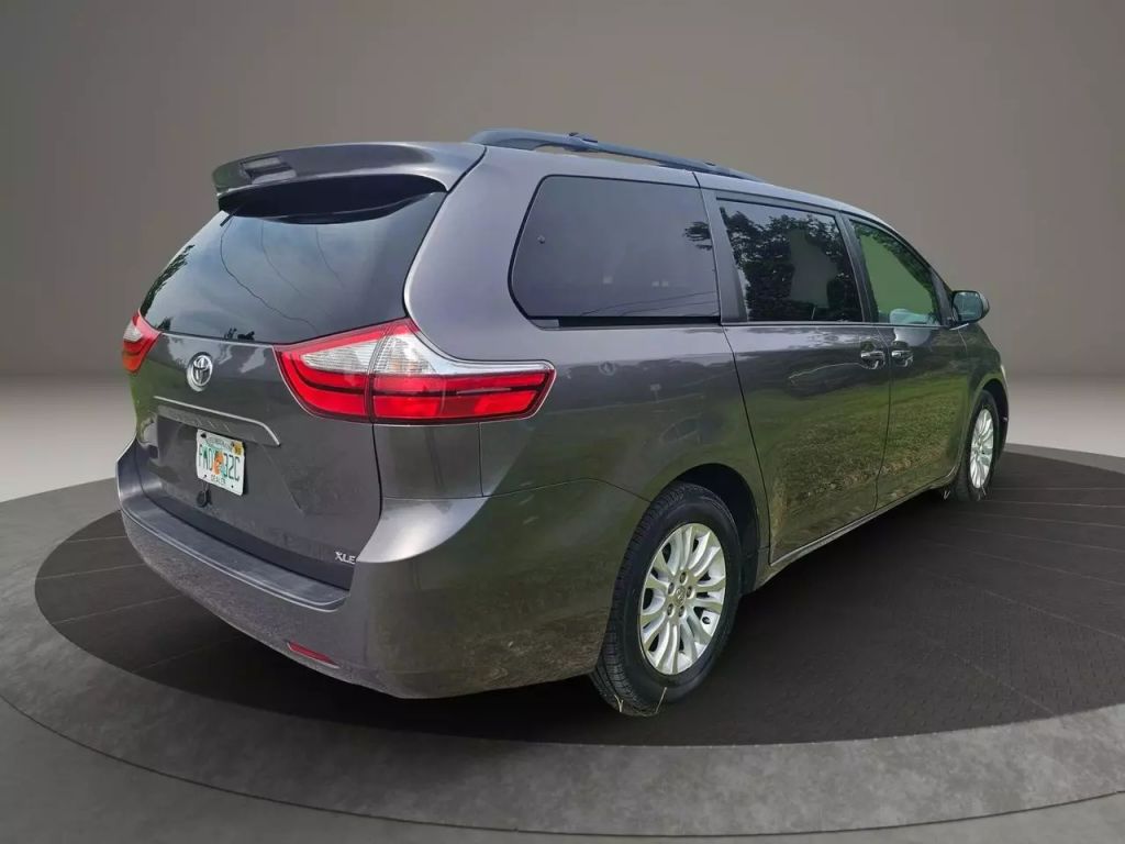 2015 Toyota Sienna - Image 9 2015 Toyota Sienna - Image 9