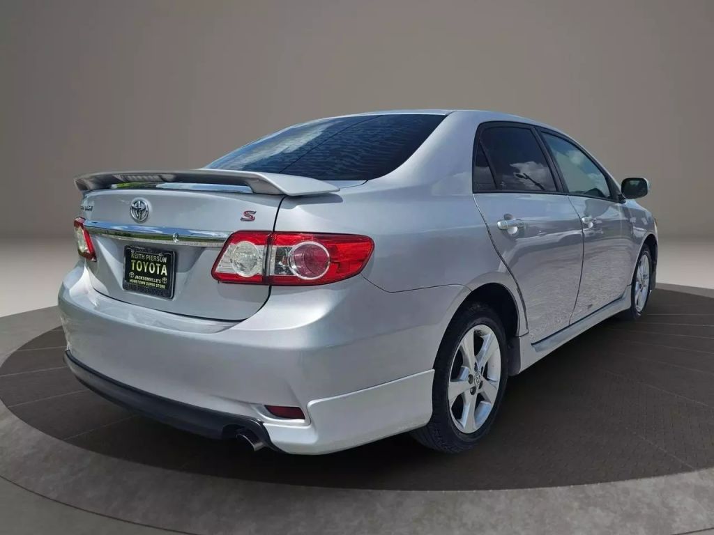 2011 Toyota Corolla - Image 5 2011 Toyota Corolla - Image 5