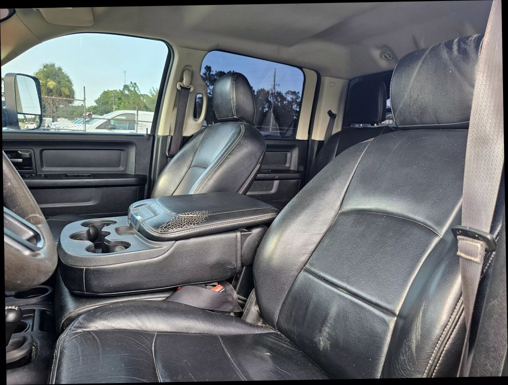 2015 Ram 3500 Crew Cab - Image 16 2015 Ram 3500 Crew Cab - Image 16