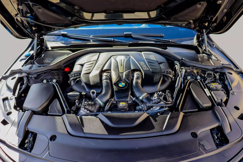 2018 BMW 7 SERIES SEDAN V8, TWIN TURBO, 4.4L 750I SEDAN 4D