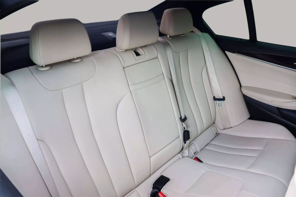 2018 BMW 5 SERIES SEDAN 4-CYL, TWIN TURBO, 2.0 LITER 530I SEDAN 4D