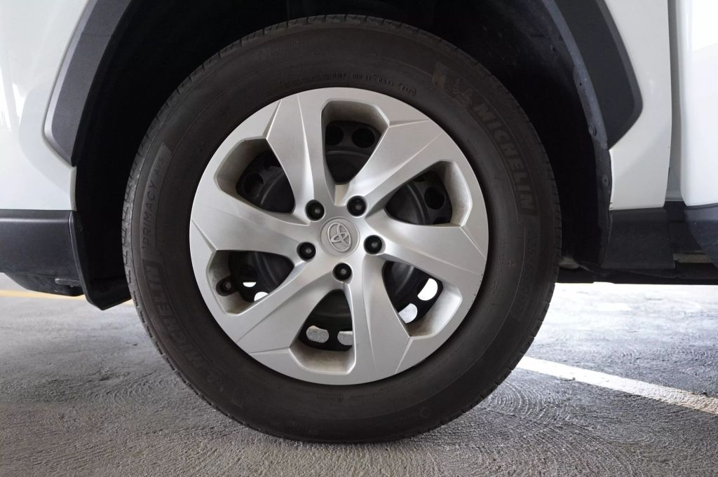 2024 TOYOTA RAV4 SUV 4-CYL, DYNAMIC-FORCE, 2.5 LITER LE SPORT UTILITY 4D