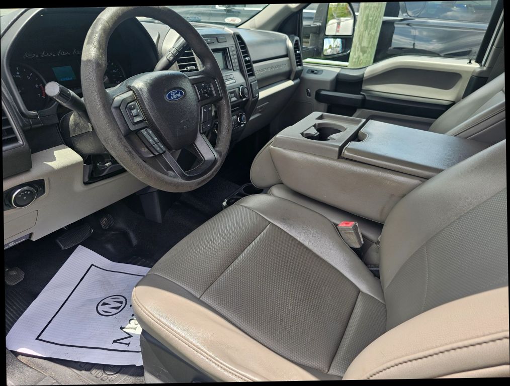 2018 Ford F350 Super Duty Super Cab & Chassis - Image 10 2018 Ford F350 Super Duty Super Cab & Chassis - Image 10