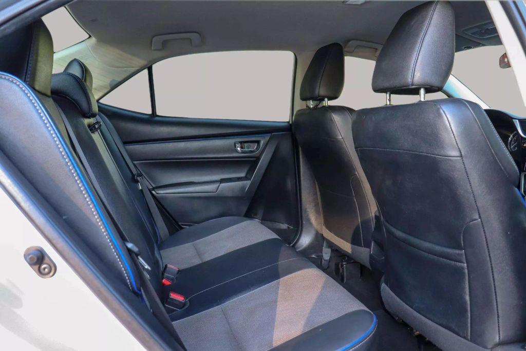 2018 TOYOTA COROLLA SEDAN 4-CYL, 1.8 LITER SE SEDAN 4D