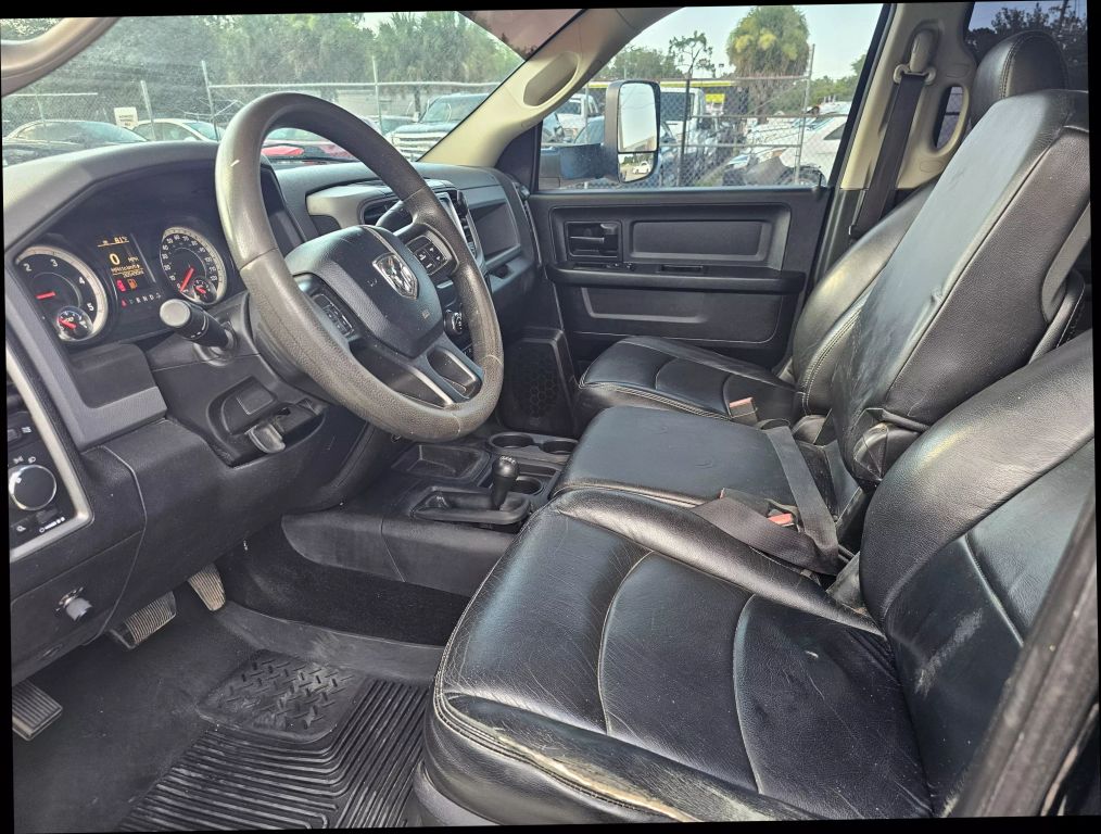 2015 Ram 3500 Crew Cab - Image 15 2015 Ram 3500 Crew Cab - Image 15